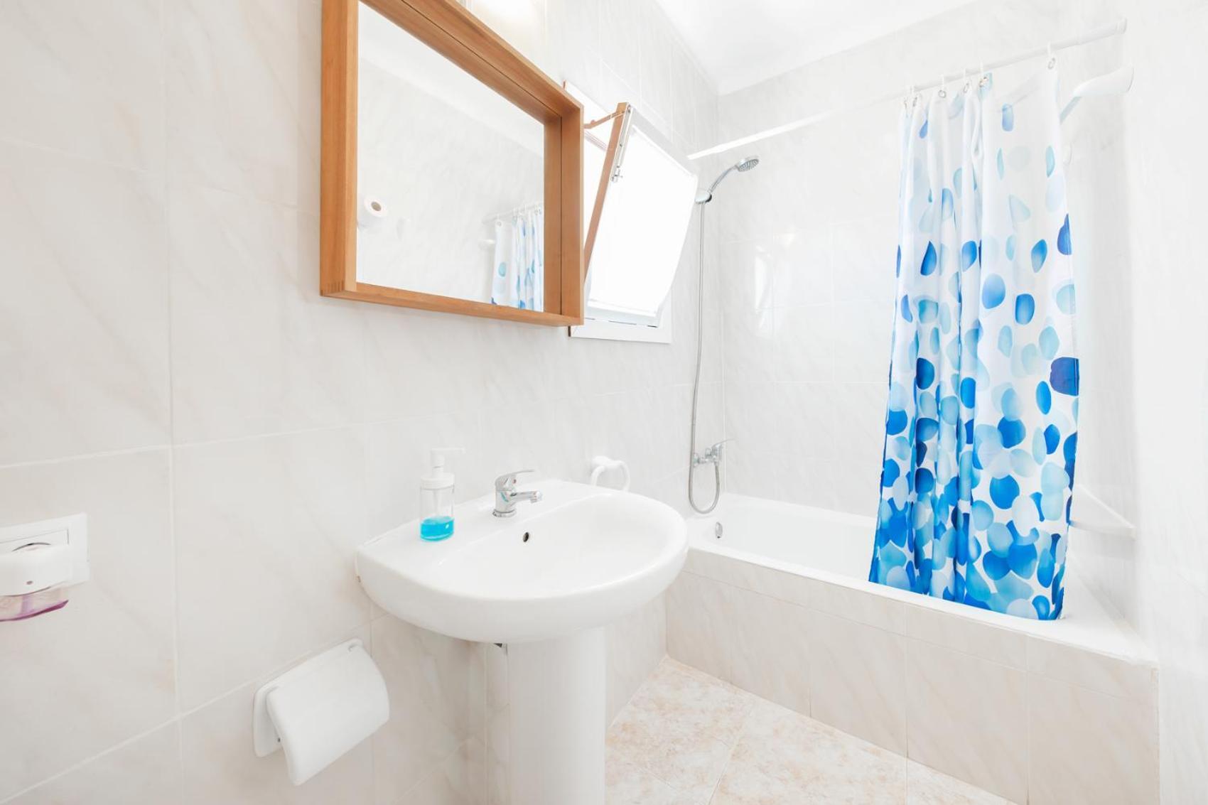 Hostal Cala Llombards Eksteriør billede