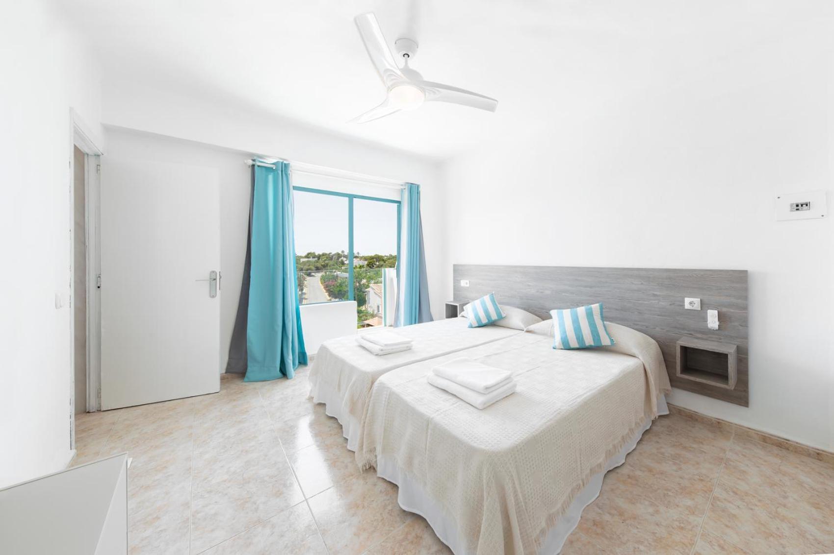 Hostal Cala Llombards Eksteriør billede